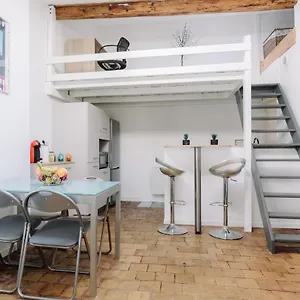  Appartement Bnbgônes - Le Saint Vincent- Hypercentre Wifi Netflix France